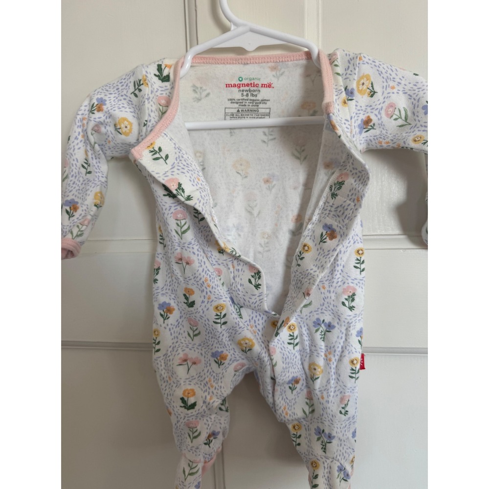Magnetic Me white floral footie size newborn (5-8 lbs) - Picture 4 of 8